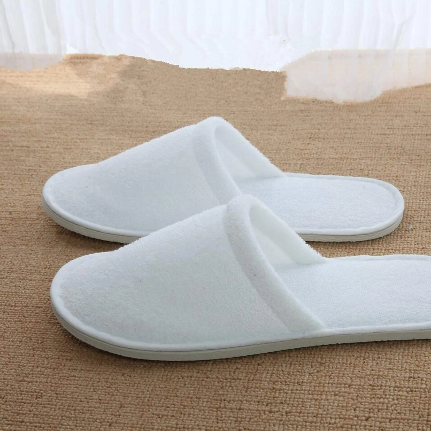 8 Pair of Deluxe White Slippers Hotel Guest Slippers for Spa, Party Guest, Hotel and Travel, Fits Most Men and Women can Washable (Closed toe caps)