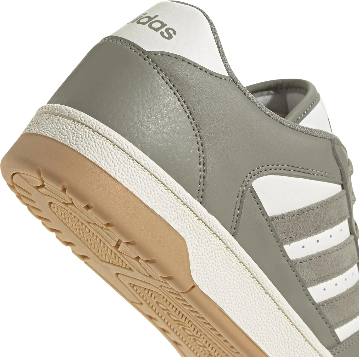 adidas Men's Turnaround Basketball Sneaker