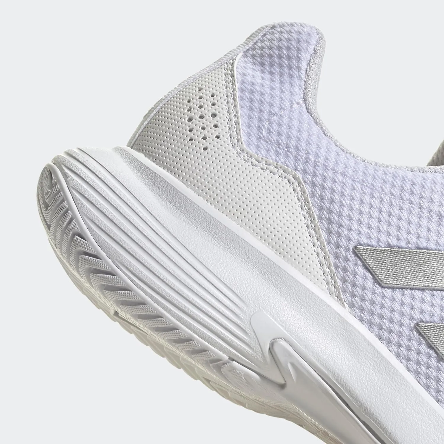 adidas Women's Gamecourt 2 W Sneaker