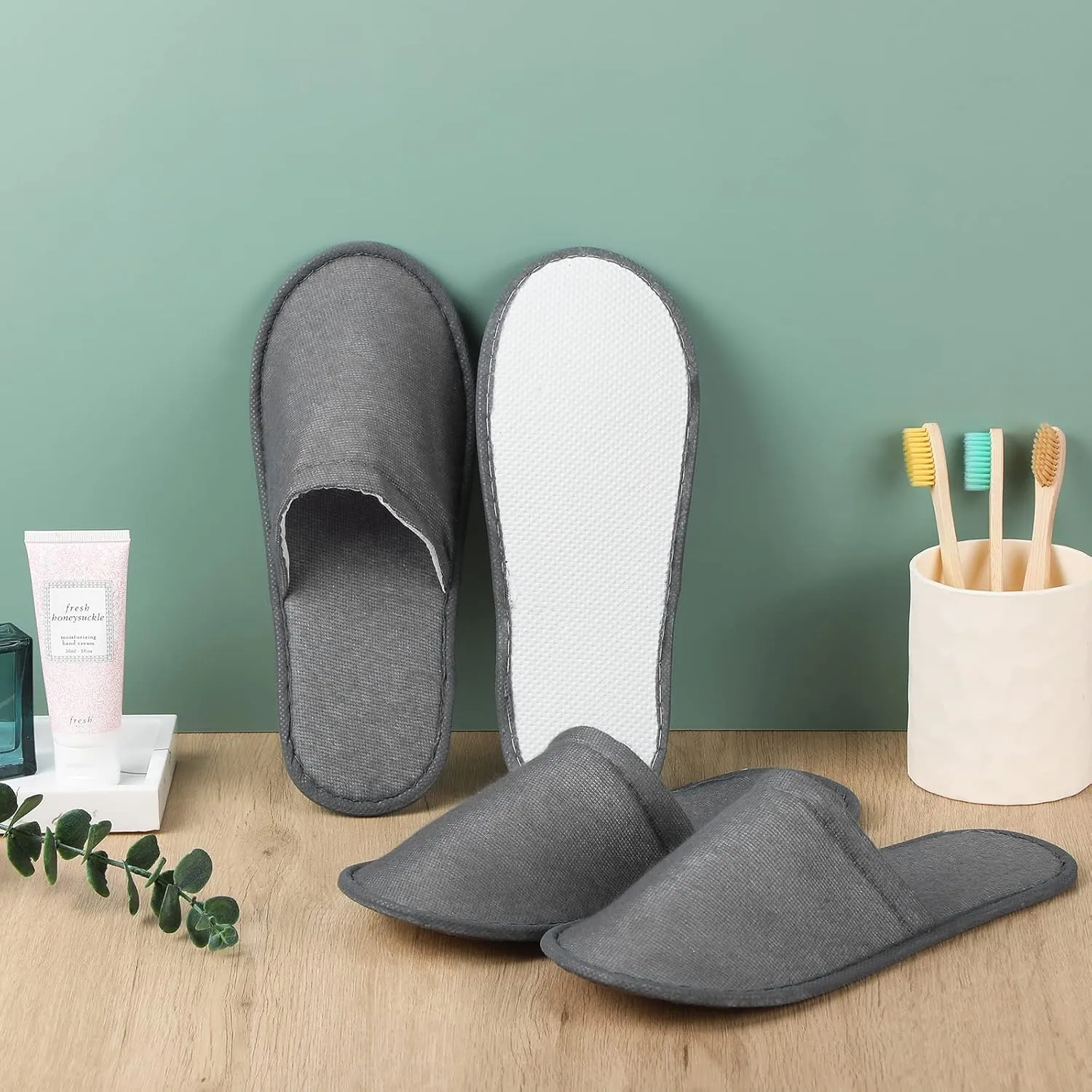 Geyoga 30 Pairs Disposable Spa Slippers for Guest Non Slip House Hotel Closed Toe Indoor Slipper for Men Women Home Wedding Travel, 2 Size