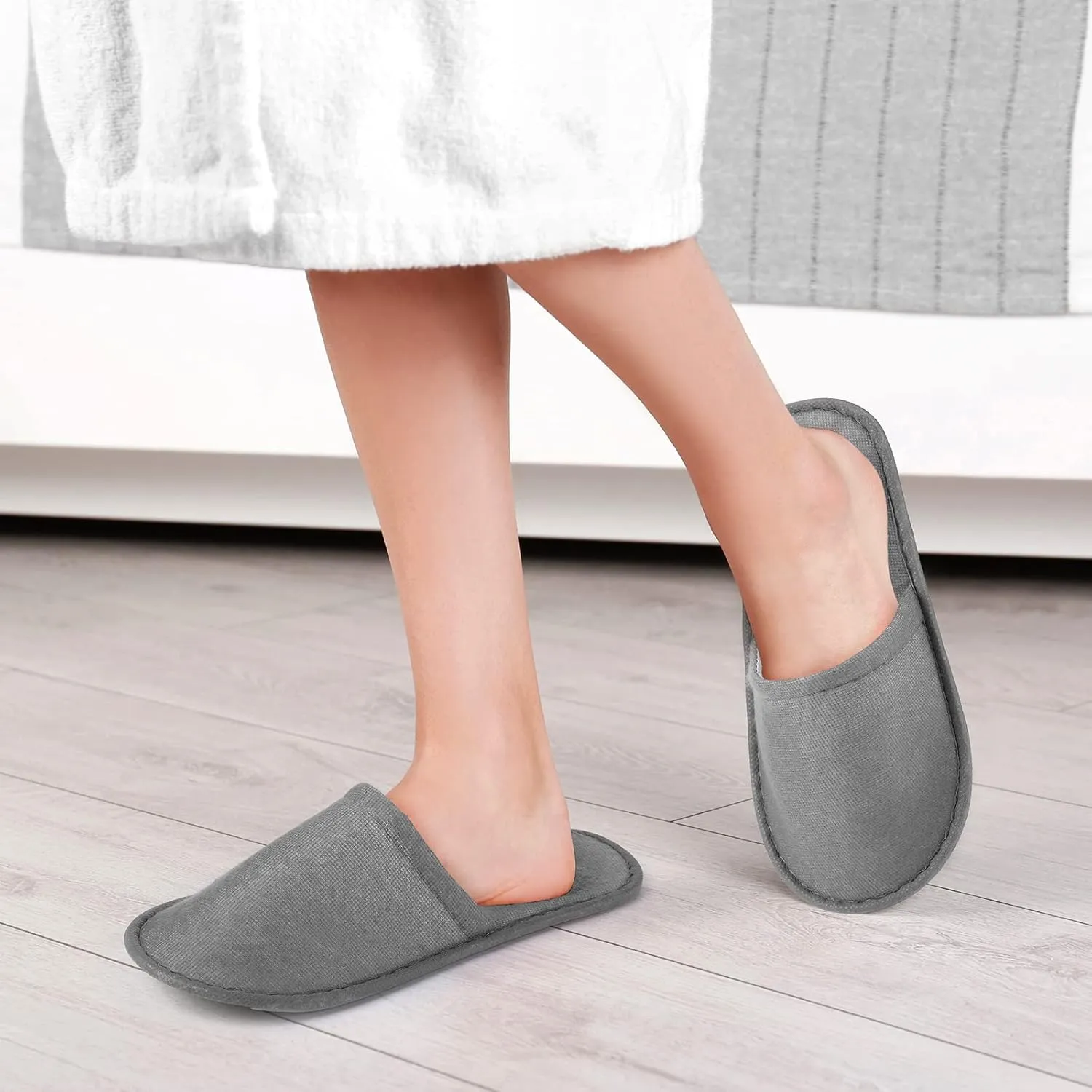 Geyoga 30 Pairs Disposable Spa Slippers for Guest Non Slip House Hotel Closed Toe Indoor Slipper for Men Women Home Wedding Travel, 2 Size