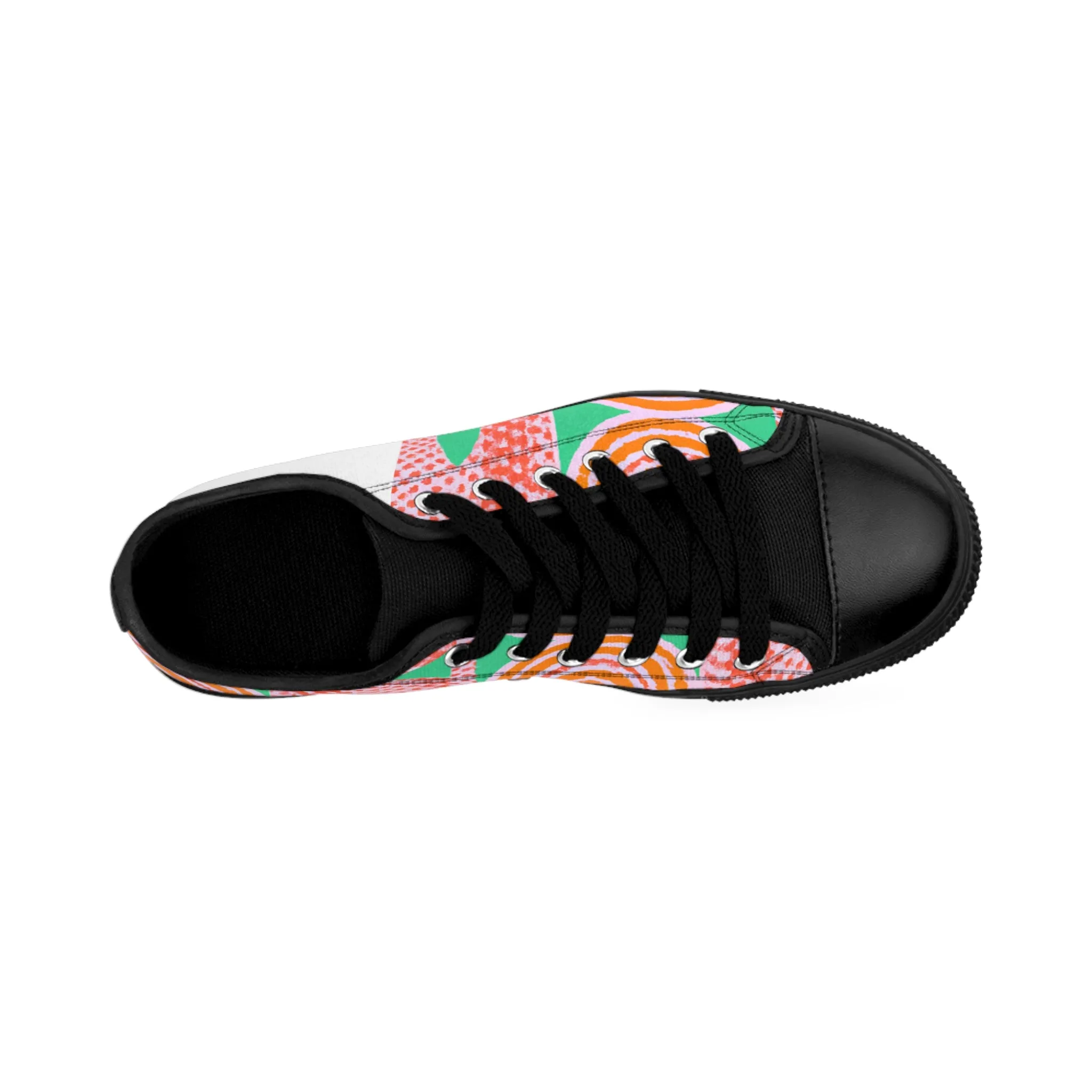 Maria de Zafra, the first female shoemaker in Spain. She was born in 1553 in Toledo and was renowned for her work and designs throughout the country. She crafted her pieces with beautiful fabrics, intricate beading and dyed-low top