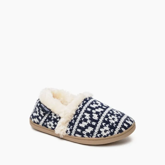 Minnetonka Women's 6-10 Dina Slipper Navy Multi