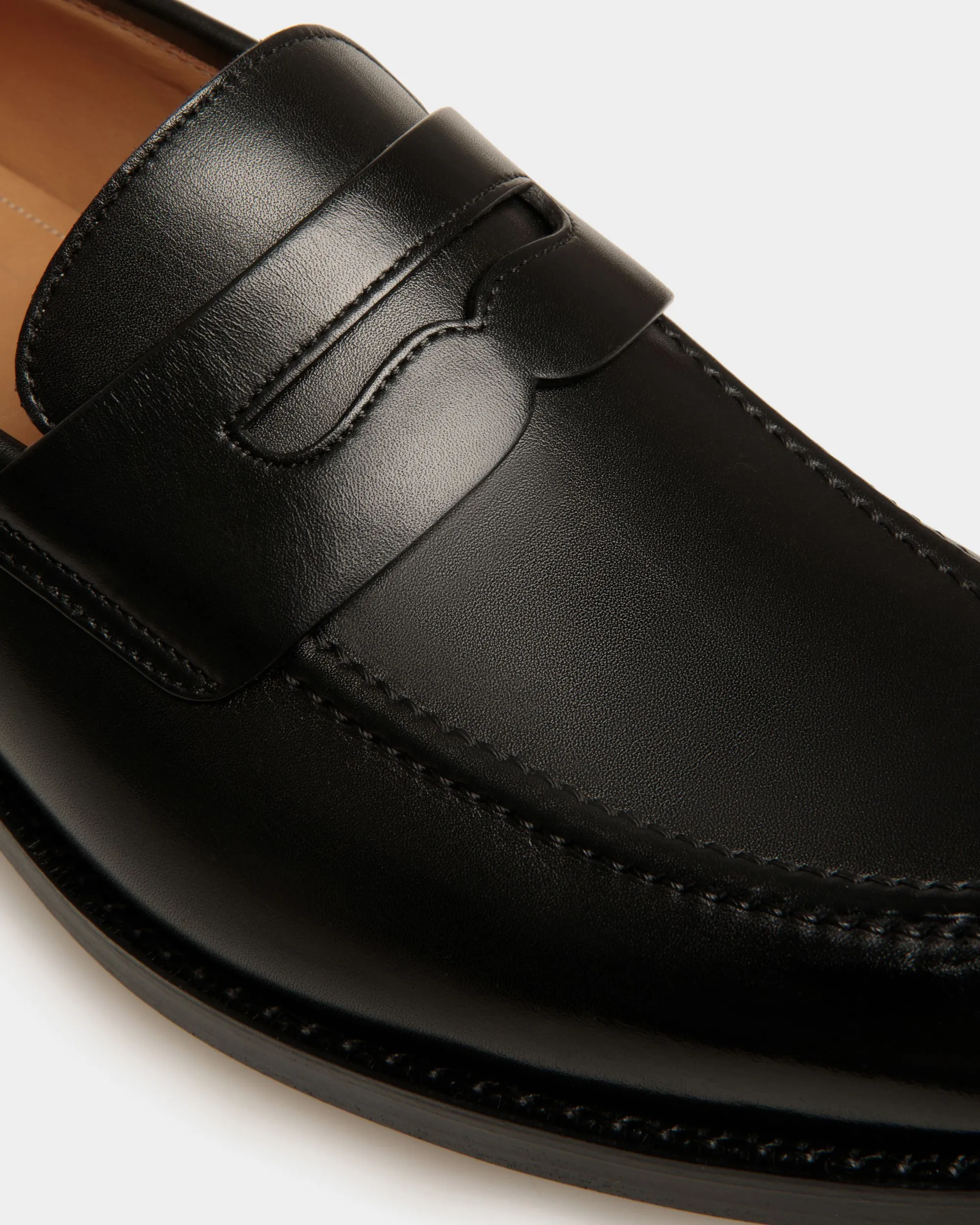 Schoenen Loafer In Black Leather