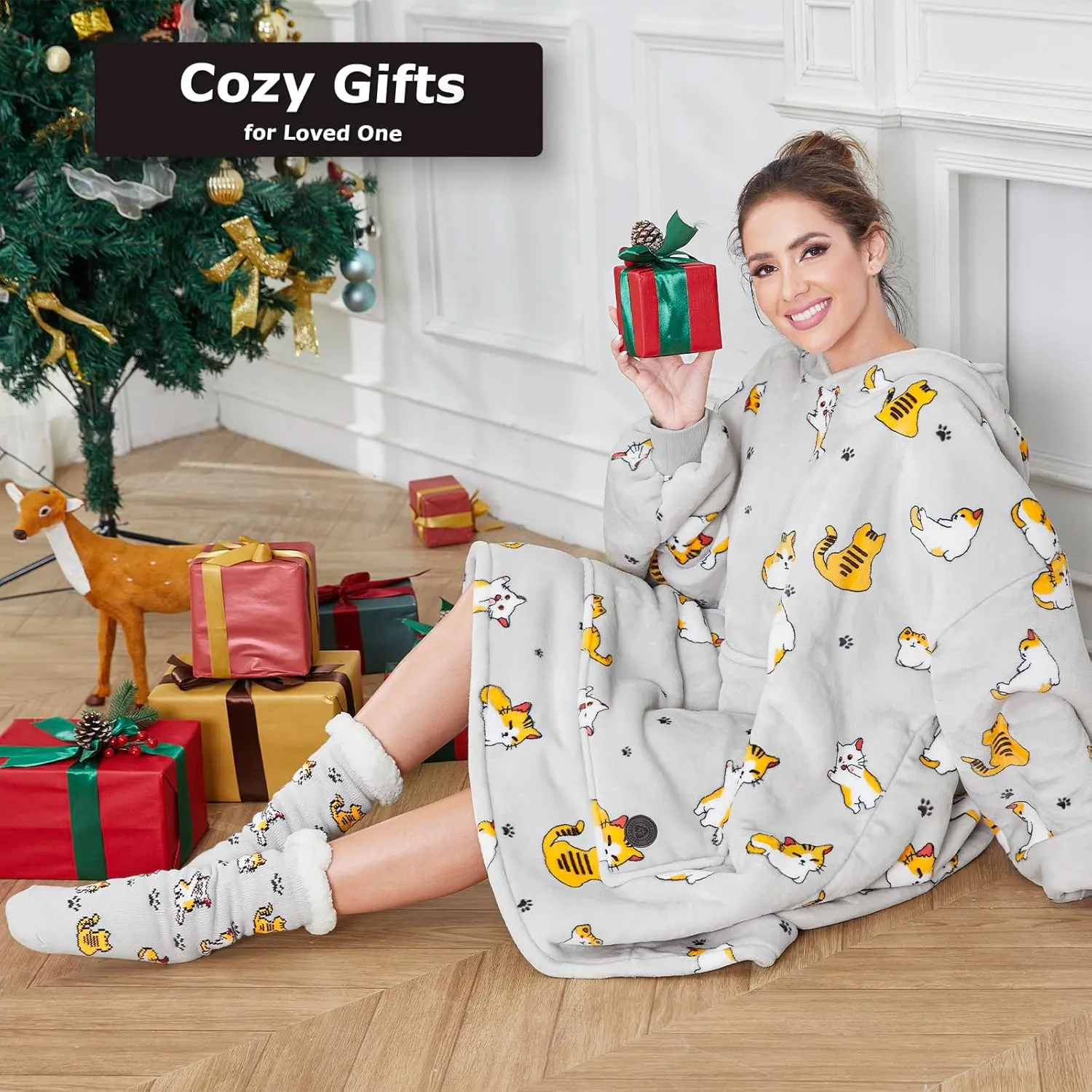 THREE POODLE Wearable Blanket Hoodie with Slipper Socks Set, Oversized Sherpa Blanket Sweatshirt Hoodie for Women Men Kids, One Size Fits All (Cat)