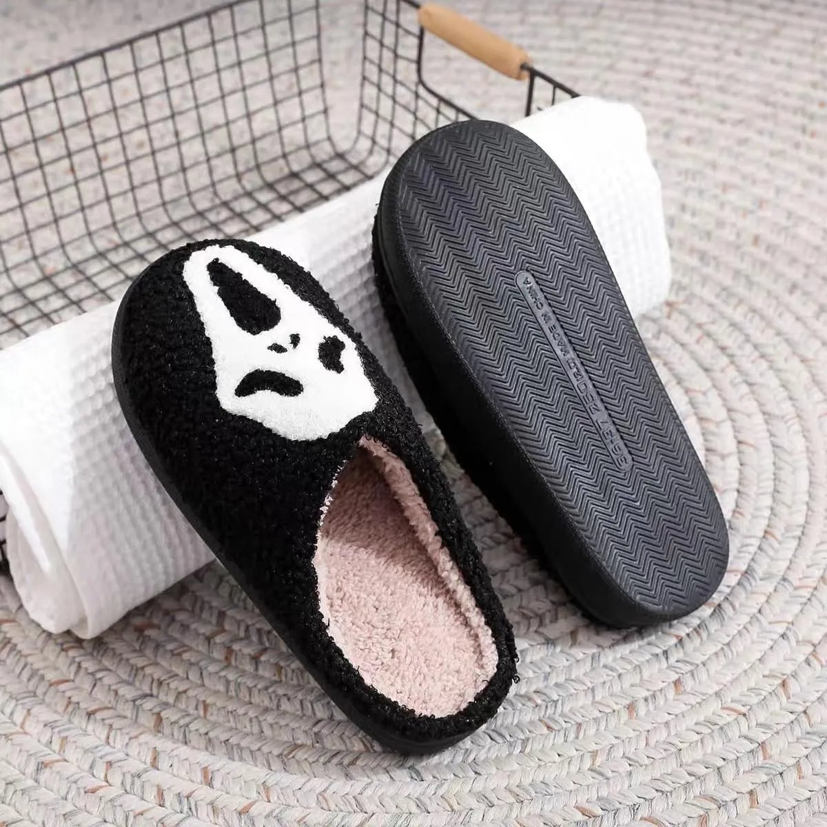 Unisex Halloween Slippers Spooky Ghost Slippers Cute Cozy Warm Plush Slip-On House Indoor and Outdoor Shoes