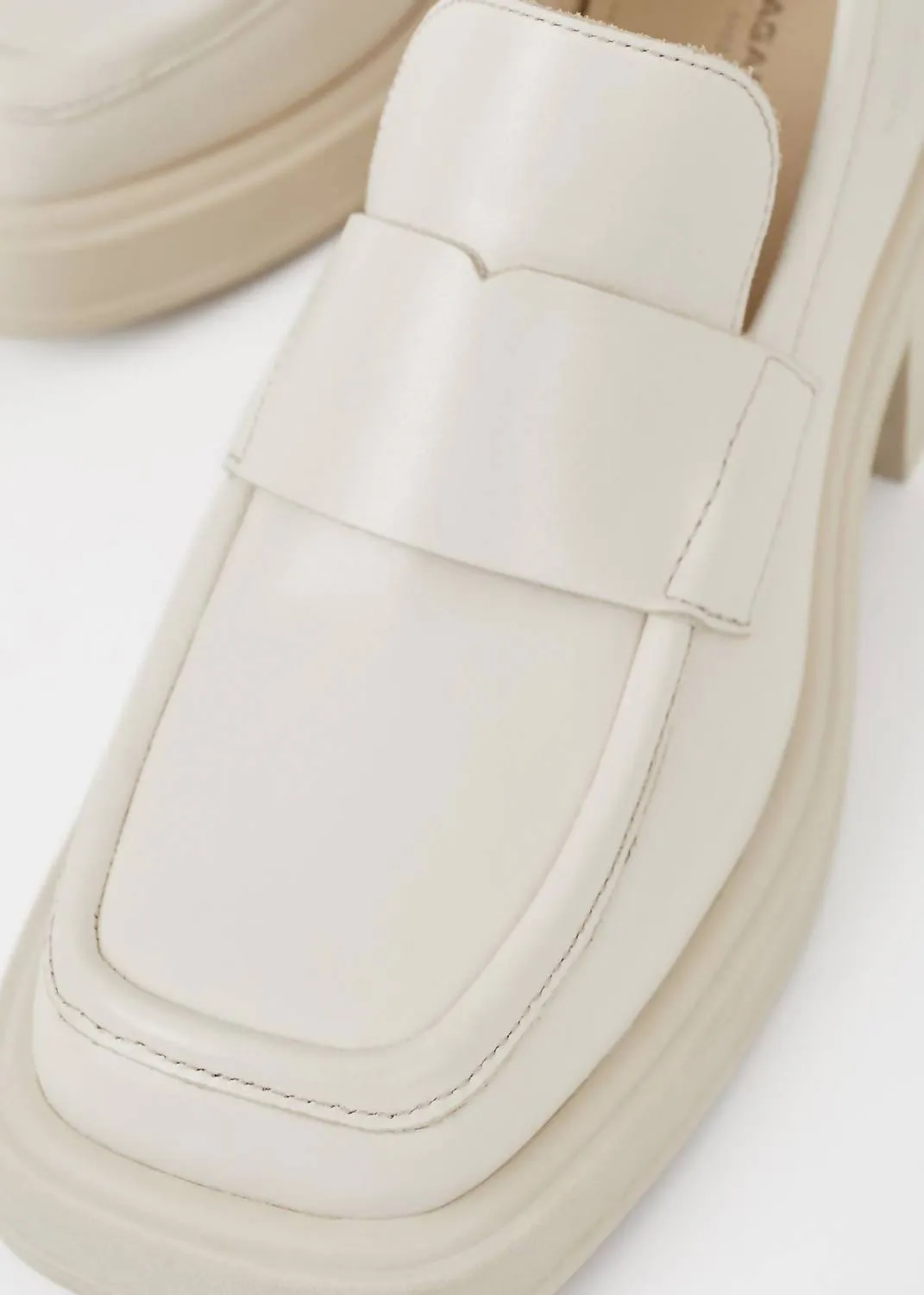 Women's Dorah Heeled Loafer In Off White